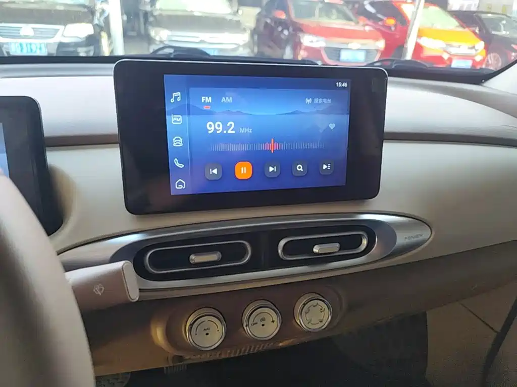 Wuling MINIEV — миниатюра 13