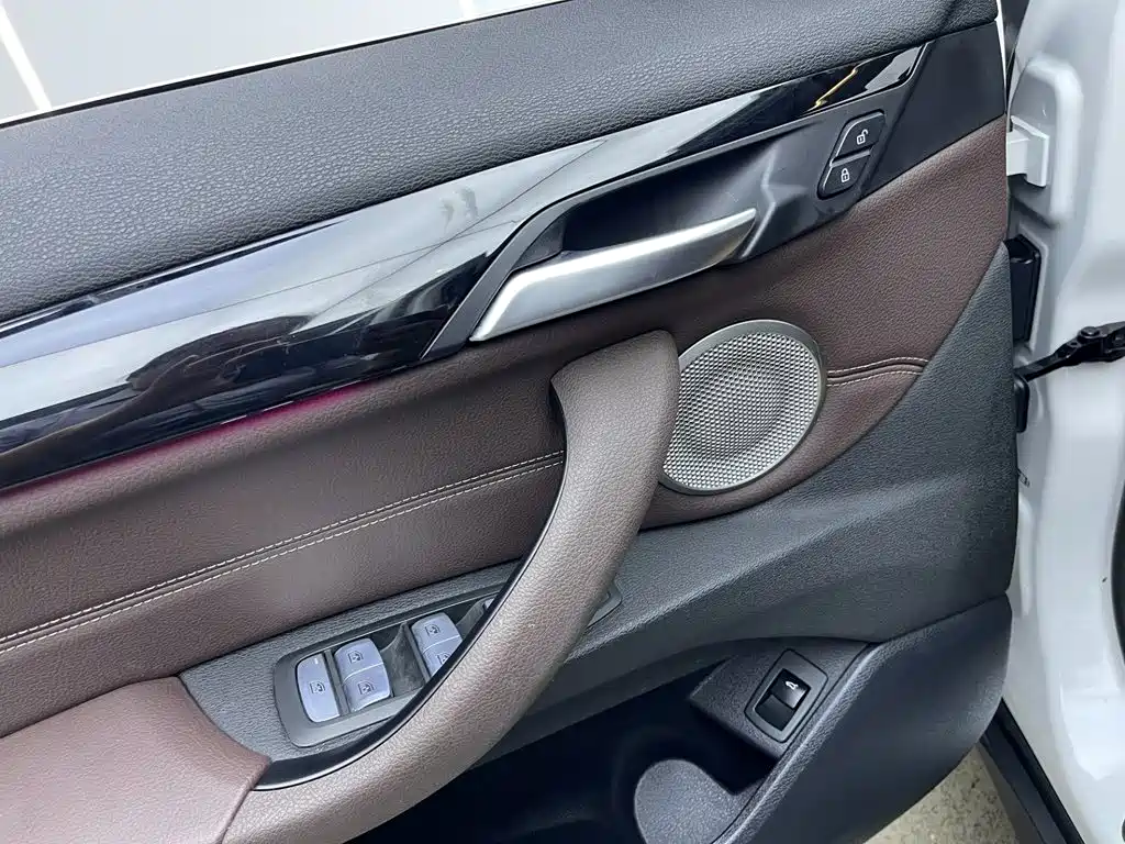 BMW X1 — миниатюра 10
