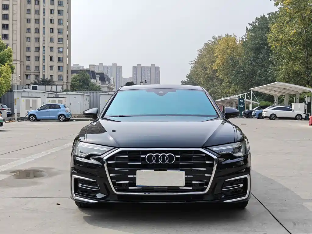 Audi A6L 2022 40 TFSI Luxury