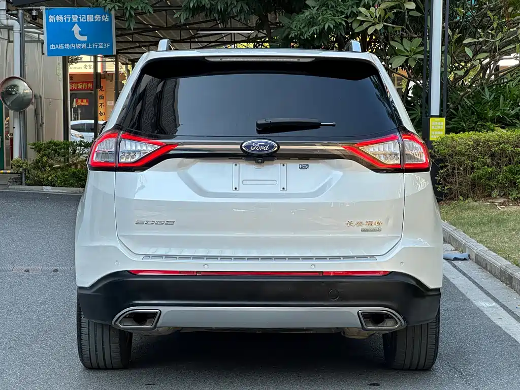 Ford Edge — миниатюра 16