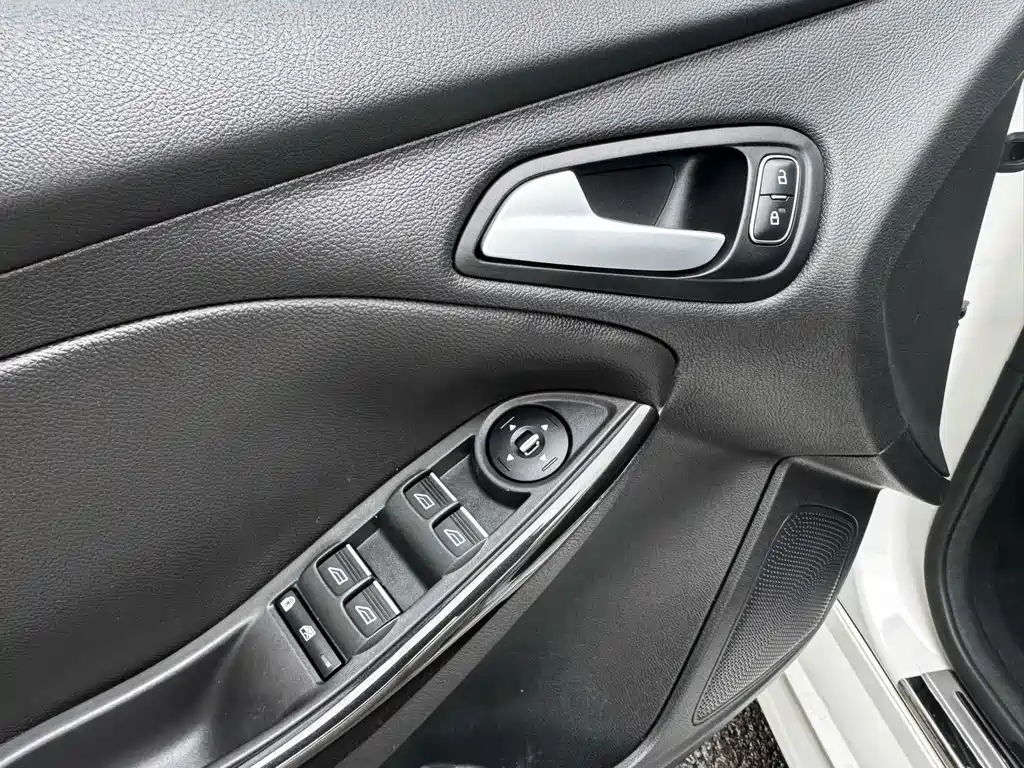 Ford Focus — миниатюра 16