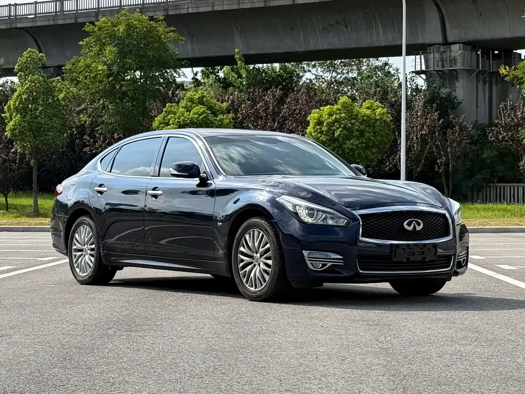 Infiniti Q70 — миниатюра 3