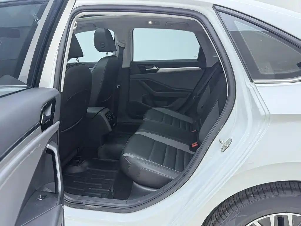 Volkswagen Sagitar — миниатюра 17