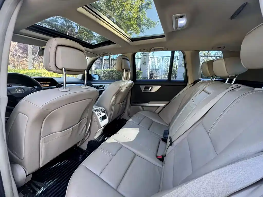 Mercedes-Benz GLK-Class (Import) — миниатюра 11
