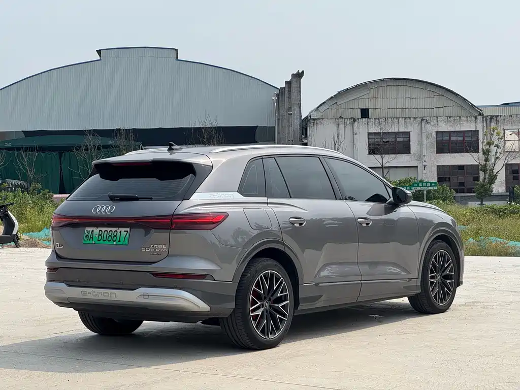 Audi Q5 e-tron — миниатюра 10