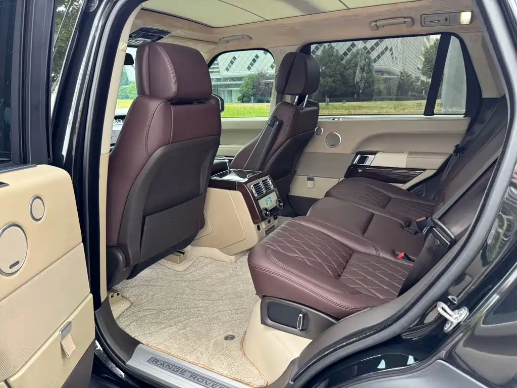 Land Rover Range Rover — миниатюра 4