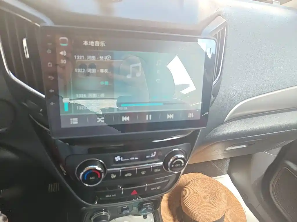 Changan CS15 — миниатюра 6