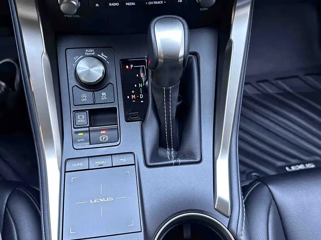Lexus NX — миниатюра 16