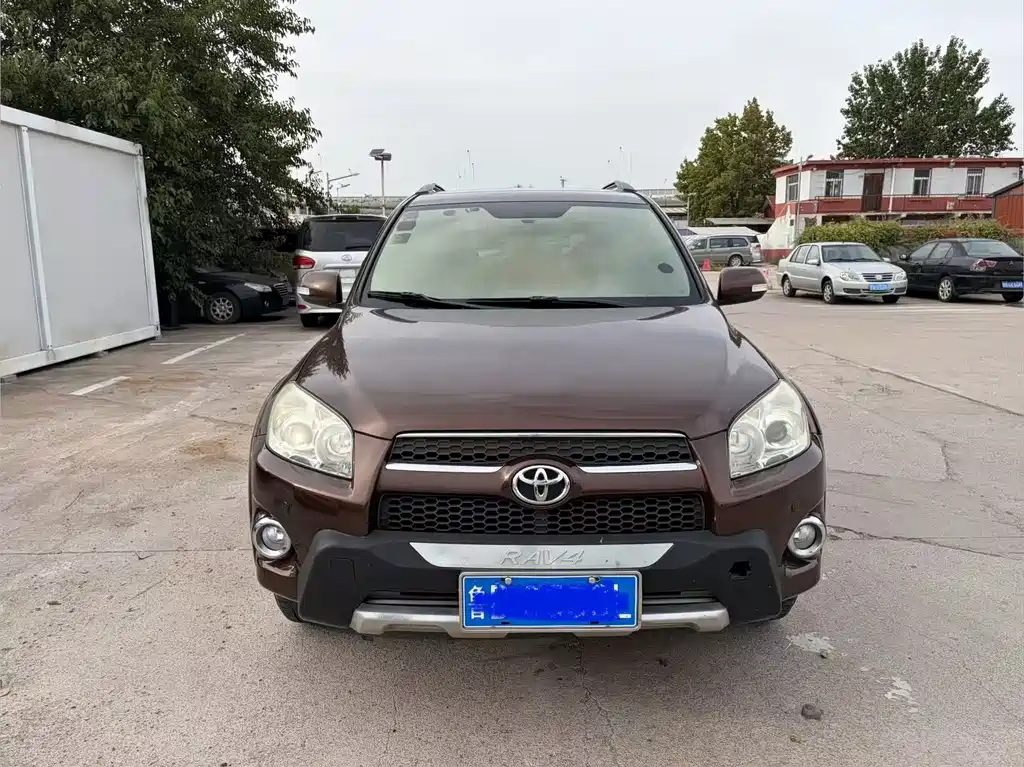 Toyota RAV4 — миниатюра 2