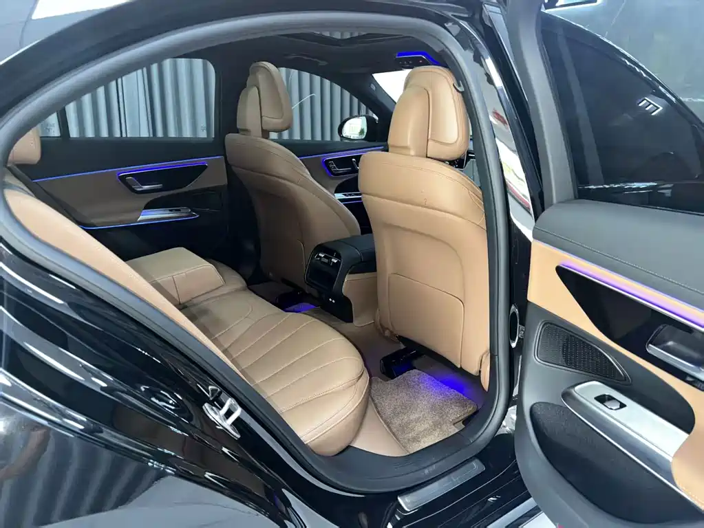 Mercedes-Benz E-Class (Import) — миниатюра 10