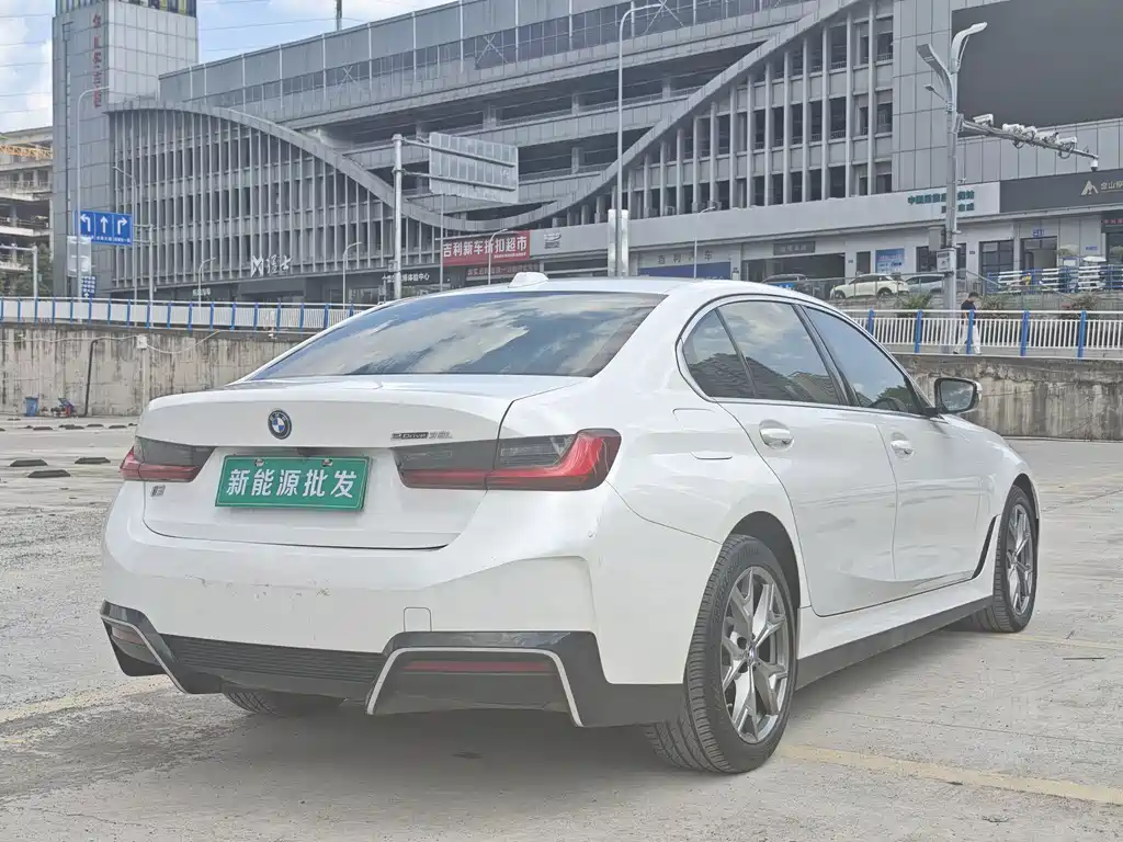 BMW i3 — миниатюра 4