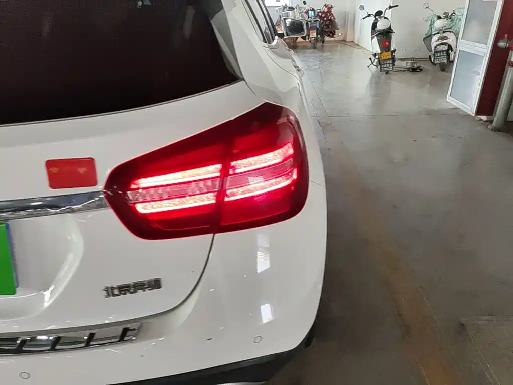 Mercedes-Benz GLA — миниатюра 8