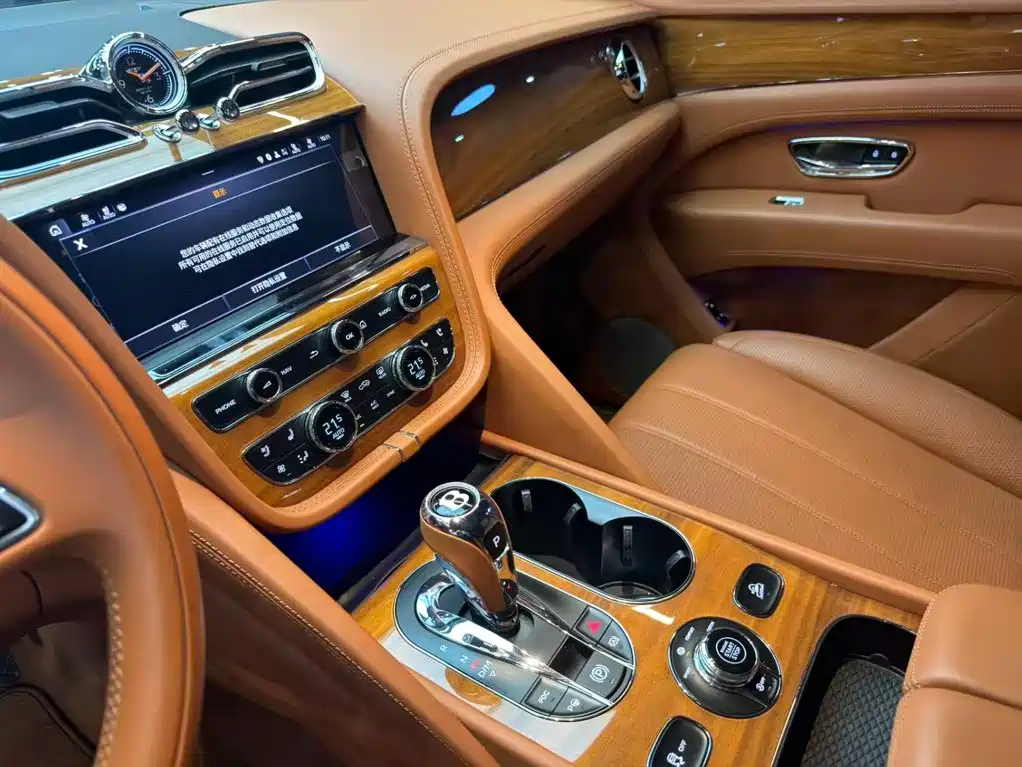 Bentley Bentayga — миниатюра 5