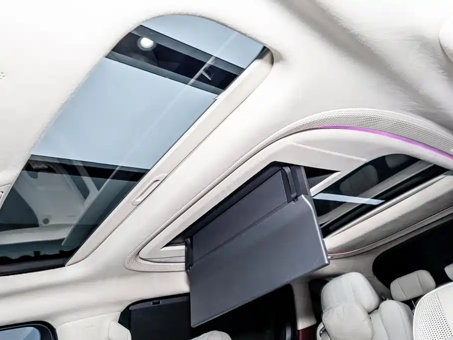 XPeng X9 — миниатюра 24