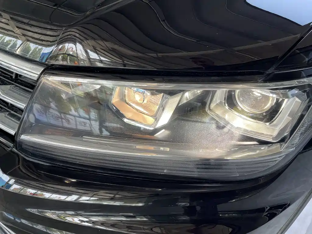 Volkswagen Tiguan L — миниатюра 7