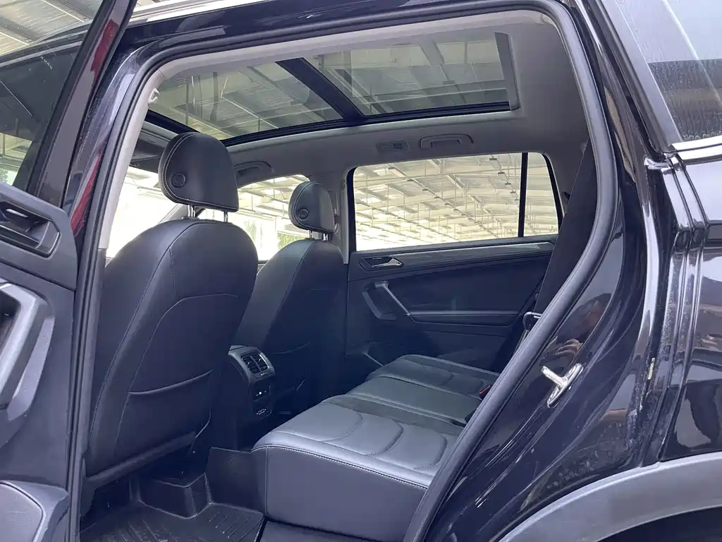 Volkswagen Tiguan L — миниатюра 16