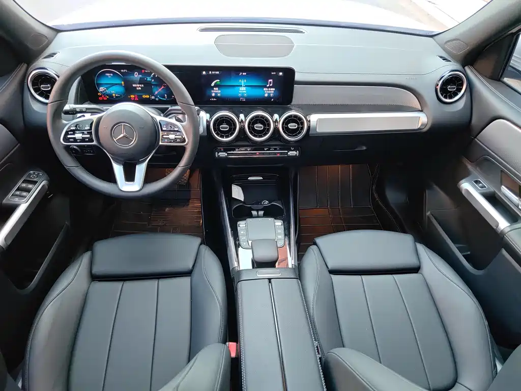 Mercedes-Benz GLB — миниатюра 12