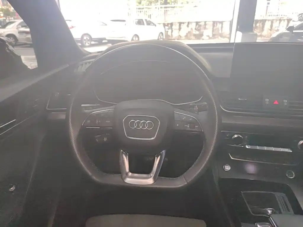 Audi Q5L Sportback — миниатюра 6