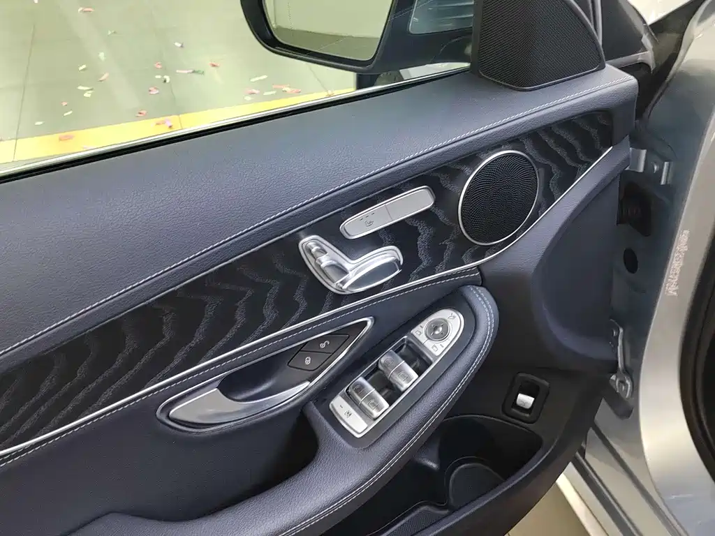Mercedes-Benz C-Class — миниатюра 8