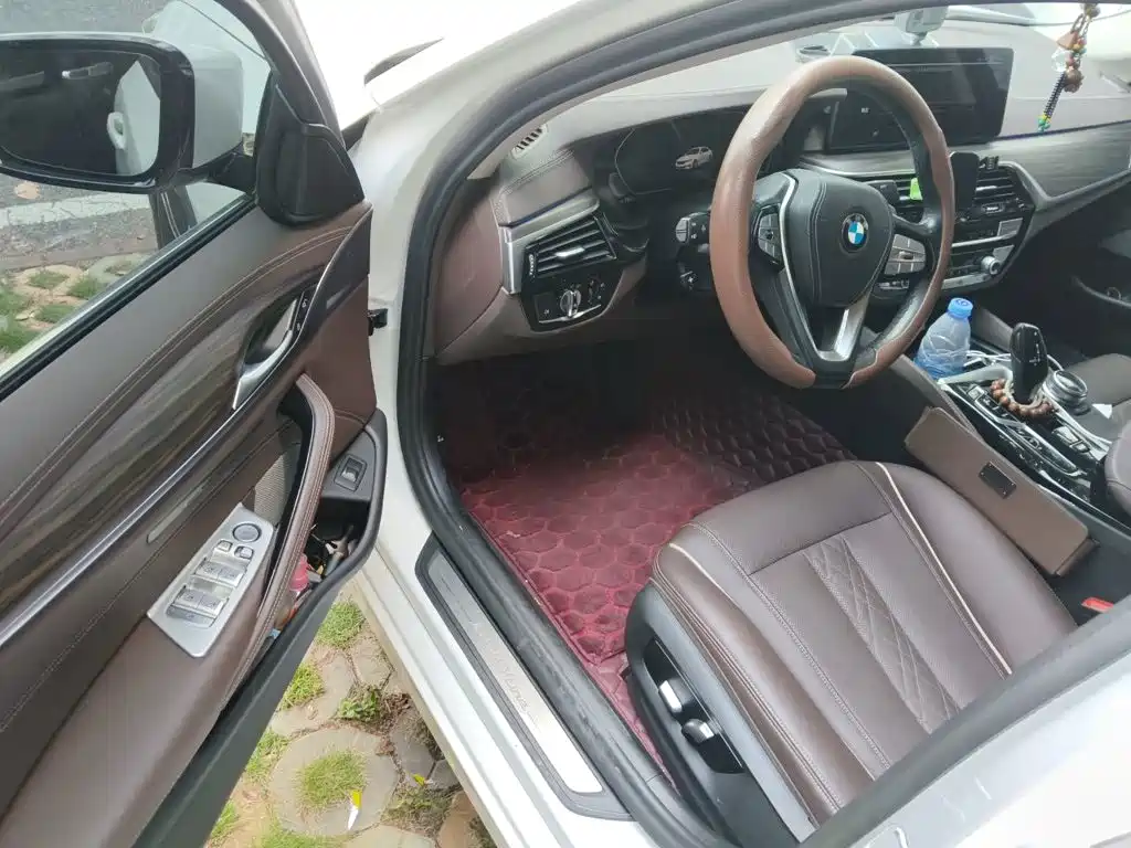 BMW 5 Series — миниатюра 14