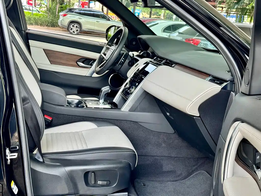 Land Rover Discovery Sport Hybrid — миниатюра 8
