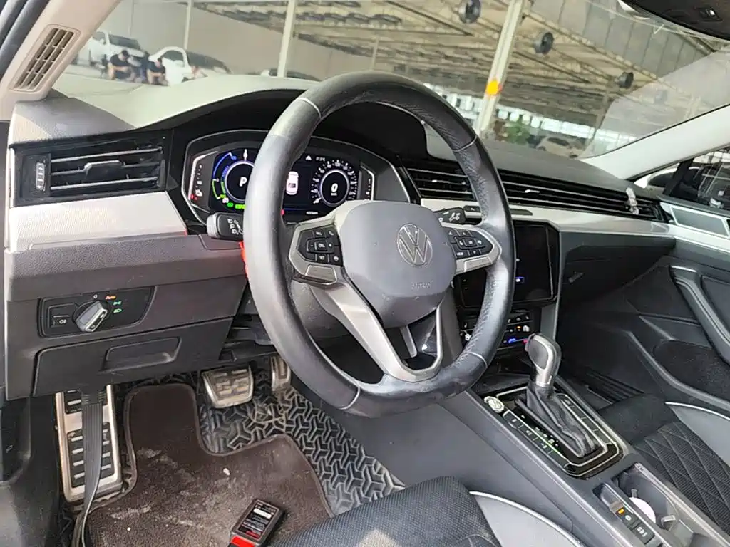 Volkswagen Magotan PHEV — миниатюра 10