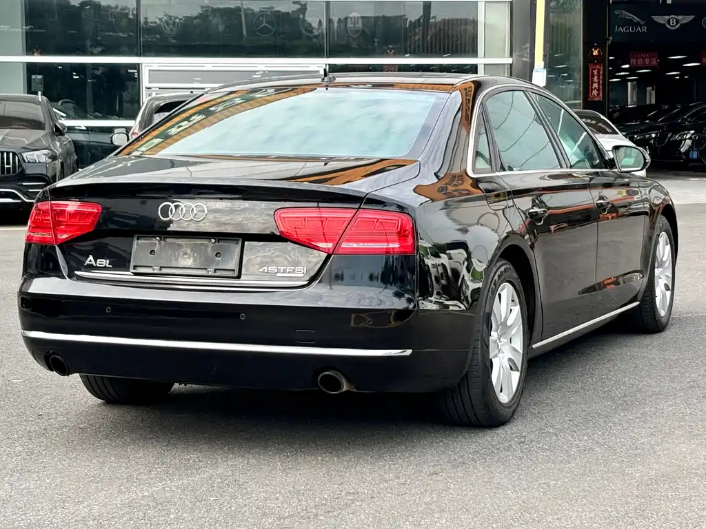 Audi A8 — миниатюра 3