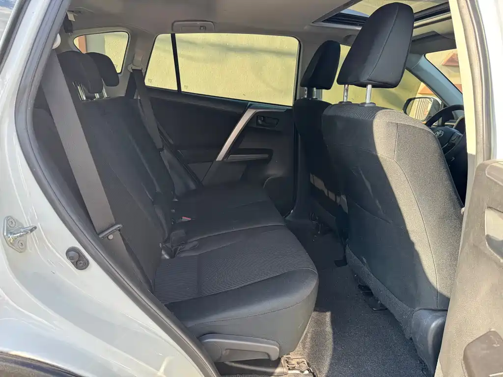 Toyota RAV4 — миниатюра 22