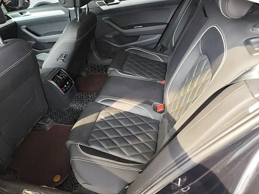 Volkswagen Magotan PHEV — миниатюра 17