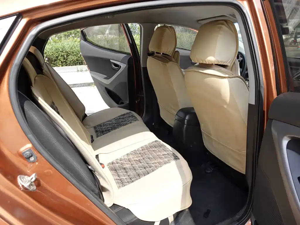 Hyundai Elantra Langdong — миниатюра 11