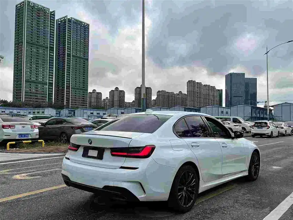 BMW 3 Series - фото 2