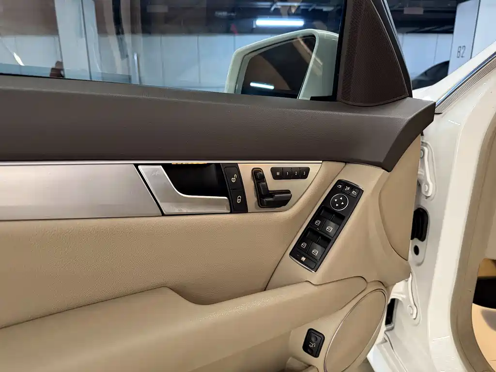 Mercedes-Benz C-Class C 2011 C 200 Fashion