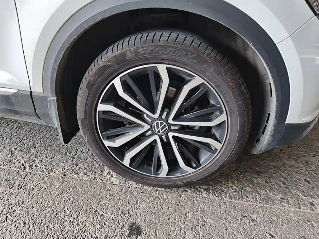 Volkswagen T-Roc — миниатюра 24