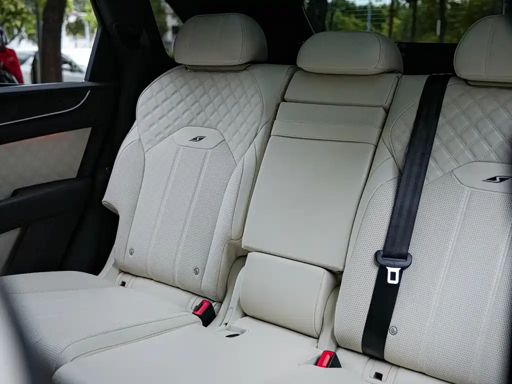 Bentley Bentayga — миниатюра 10