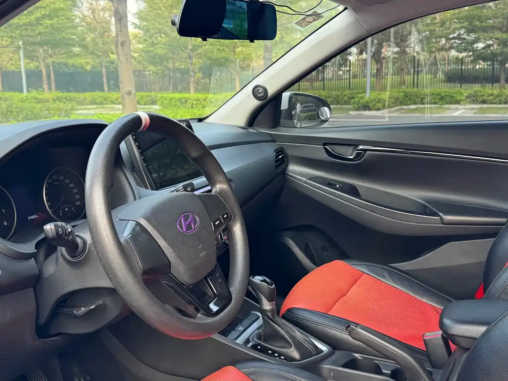 Hyundai Elantra — миниатюра 19