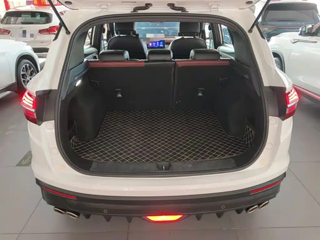 Geely Binyue — миниатюра 19