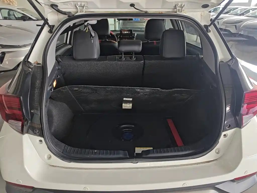 Toyota Yaris L — миниатюра 19
