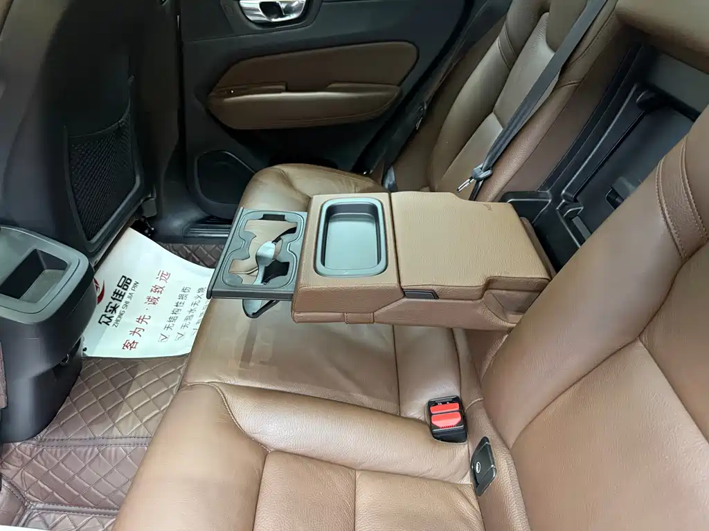 Volvo XC60 — миниатюра 23