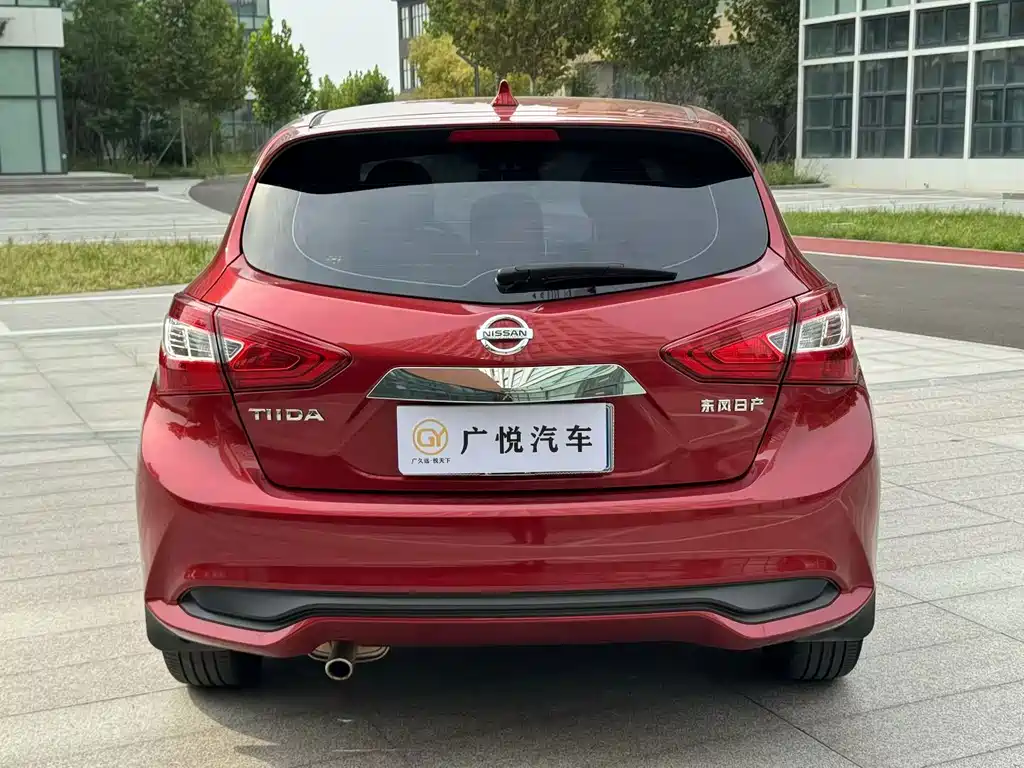 Nissan Tiida — миниатюра 8