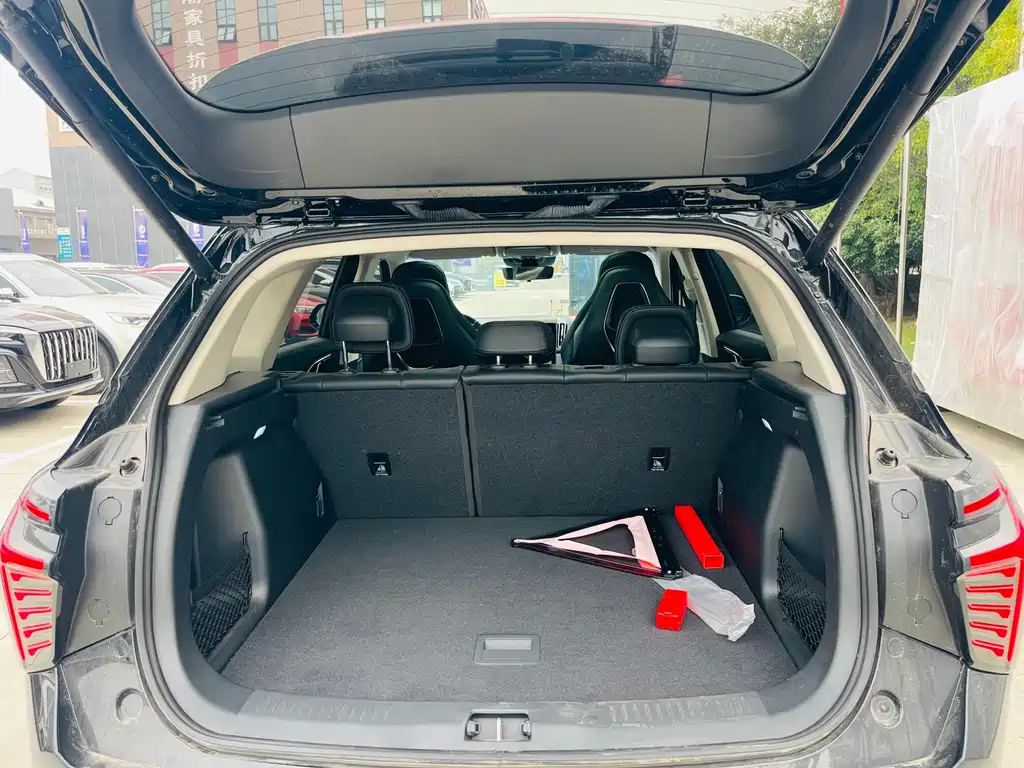 Hongqi Hongqi HS3 PHEV — миниатюра 17
