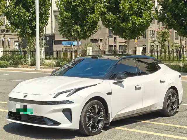 Lynk & Co 07