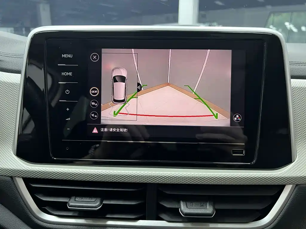 Volkswagen T-Roc — миниатюра 12