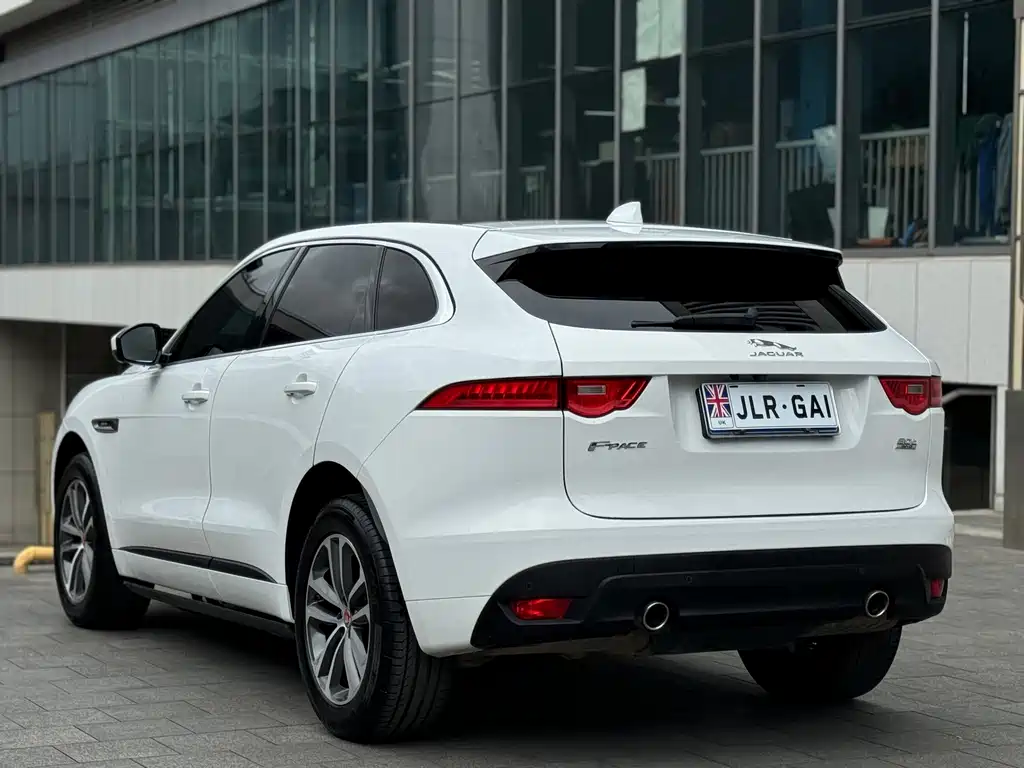 Jaguar F-PACE — миниатюра 16