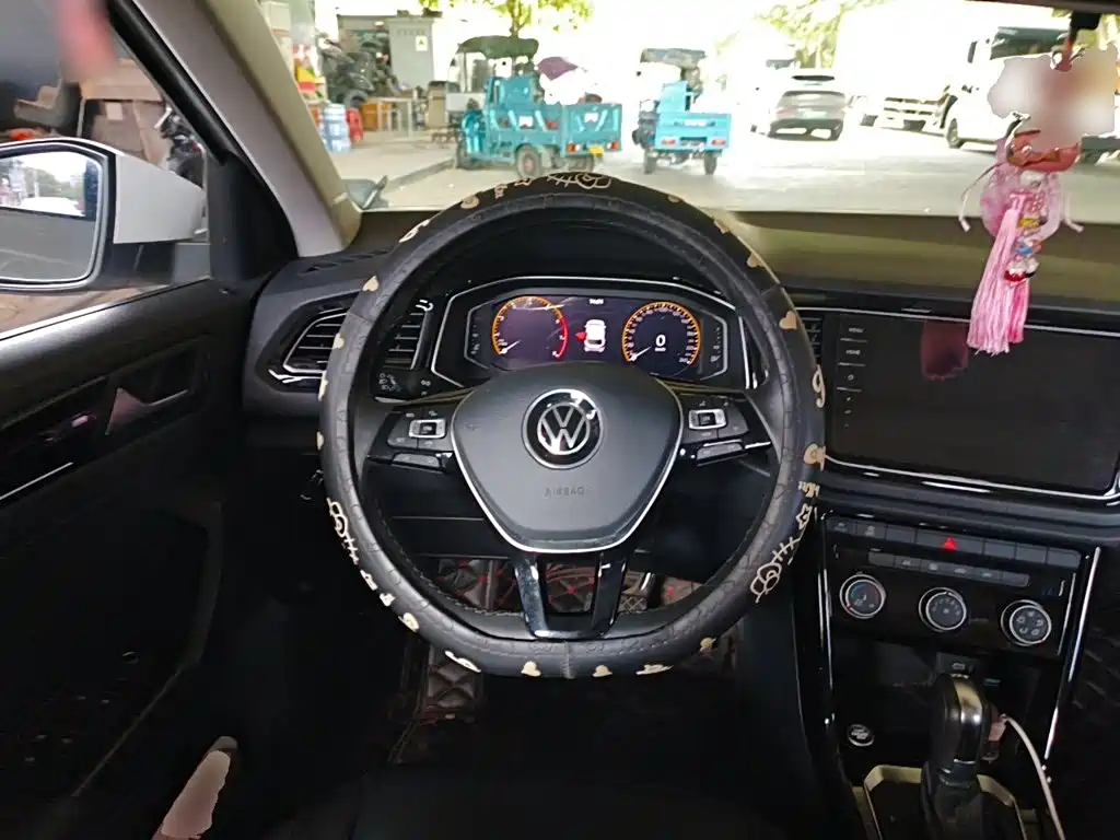 Volkswagen T-Roc — миниатюра 6