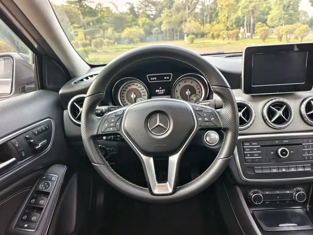 Mercedes-Benz GLA — миниатюра 7