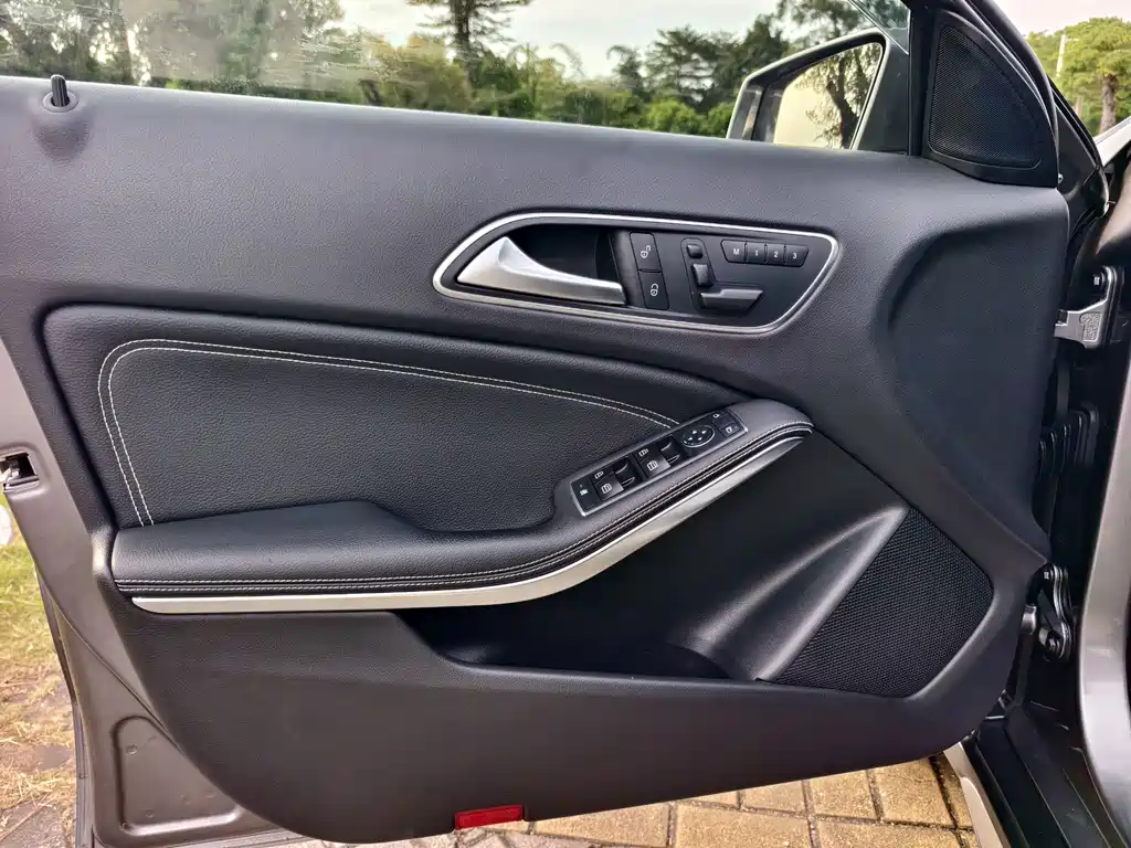 Mercedes-Benz GLA — миниатюра 12