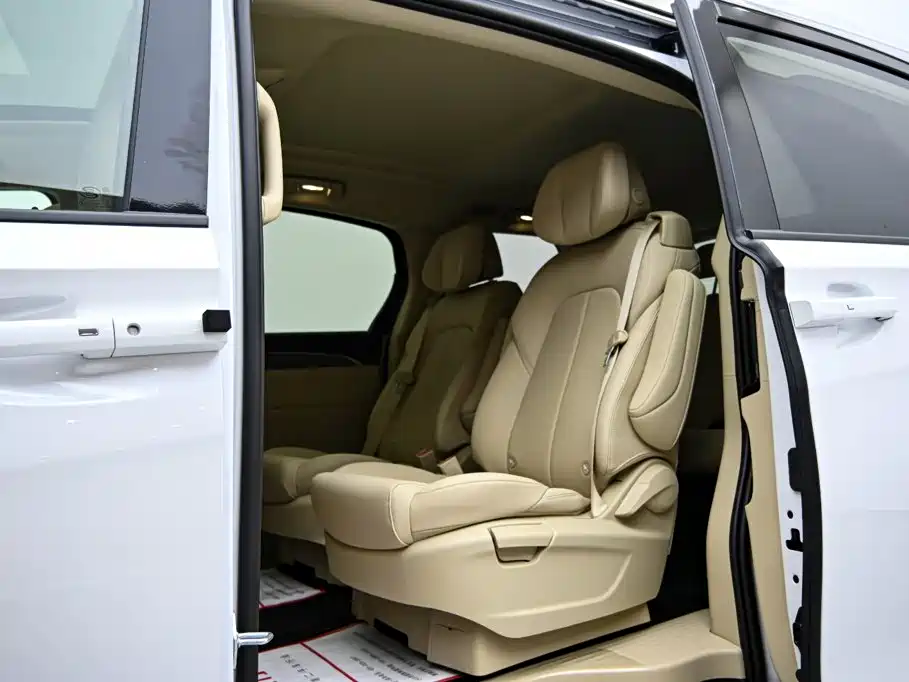 Buick GL8 Hybrid — миниатюра 13