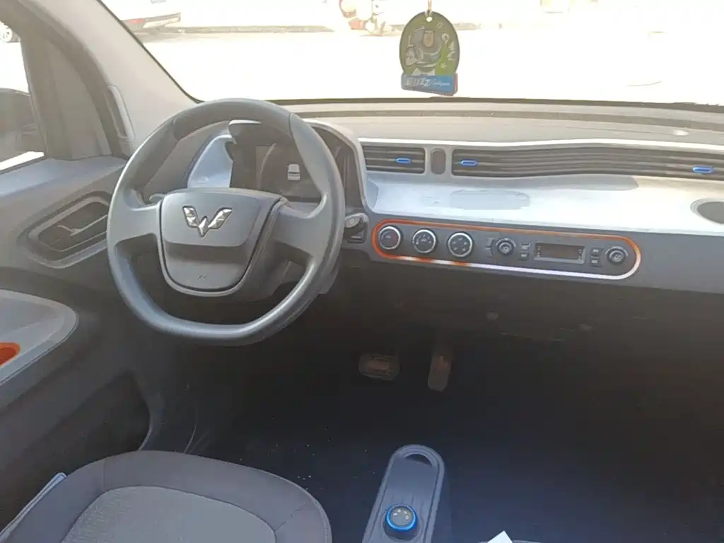 Wuling MINIEV — миниатюра 10