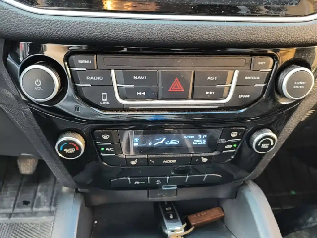 Geely Vision X6 — миниатюра 13