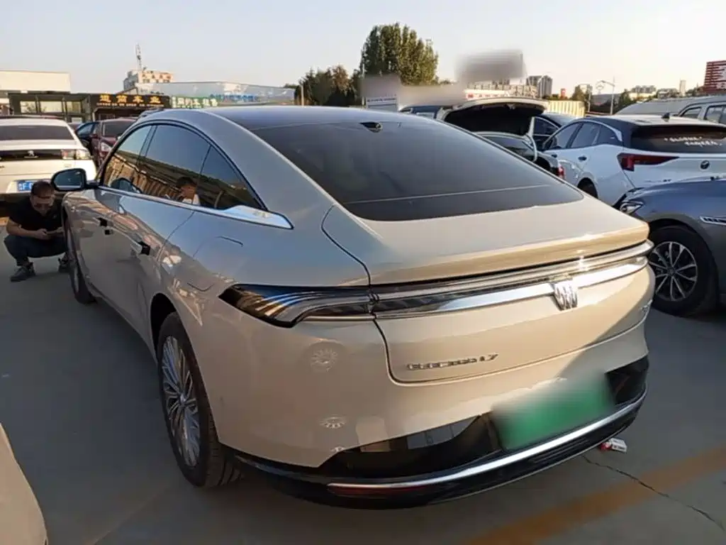 Buick Electra L7 — миниатюра 5